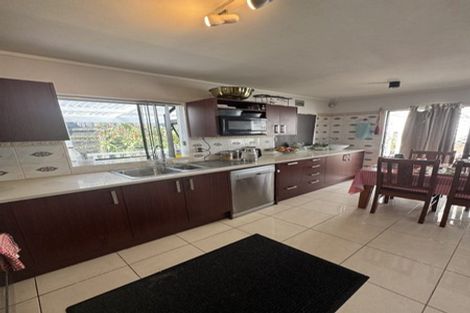 Photo of property in 68 Newington Road, Henderson, Auckland, 0612