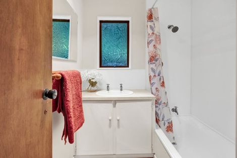 Photo of property in 2/29 Cumberland Street, Merrilands, New Plymouth, 4312