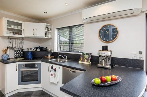 Photo of property in 1 Earl Place, Hokowhitu, Palmerston North, 4410