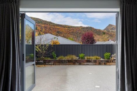 Photo of property in 9 Suffolk Street, Arrowtown, 9302