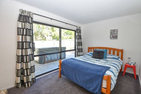 Photo of property in 11 Austin Reid Avenue, Carterton, 5713