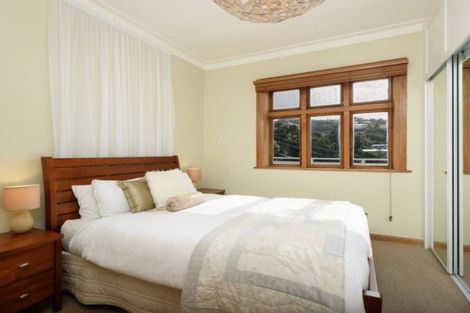 Photo of property in 27 Farnham Street, Mornington, Wellington, 6021