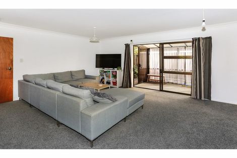 Photo of property in 3/10 King Edward Avenue, Papakura, 2110