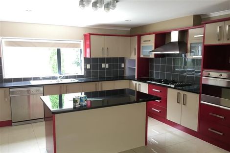 Photo of property in 25 Aorangi Place, Birkenhead, Auckland, 0626