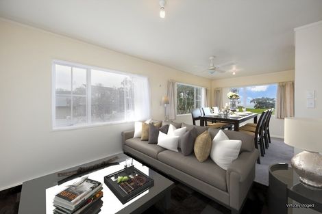 Photo of property in 225 Bleakhouse Road, Mellons Bay, Auckland, 2014