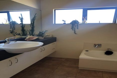 Photo of property in 1/8 Belmont Terrace, Milford, Auckland, 0620