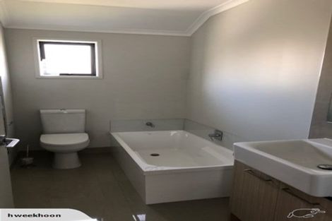 Photo of property in 1 Hirimate Place, Flat Bush, Auckland, 2019