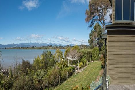 Photo of property in Atholwood Luxury Accommodation, 118 Bronte Road East, Bronte, Upper Moutere, 7173