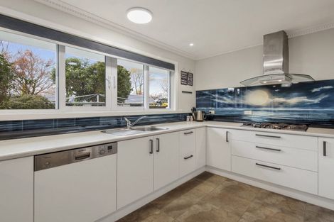 Photo of property in 17 Hillcrest Place, Avonhead, Christchurch, 8042