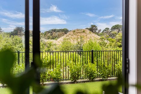 Photo of property in 40 Koreke Close, Kenepuru, Porirua, 5022