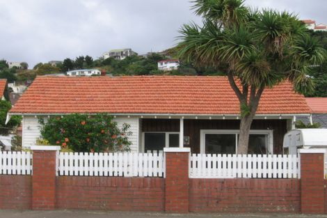 Photo of property in 136 Derwent Street, Island Bay, Wellington, 6023