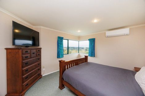 Photo of property in 140 Pacific Drive, Fitzherbert, Palmerston North, 4410