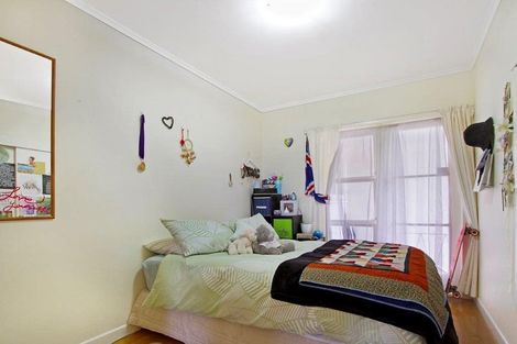 Photo of property in 2/15 Felton Mathew Avenue, St Johns, Auckland, 1072
