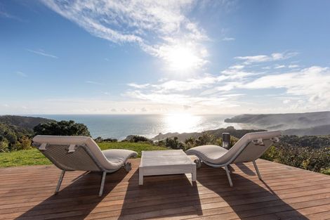 Photo of property in 43a Te Ahuahu Road, Piha, New Lynn, 0772