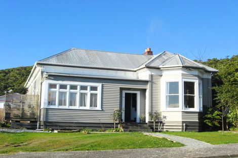 Photo of property in 19 Winnie Street, Greymouth, 7805