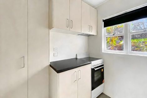 Photo of property in 24 Marie Crescent, Te Atatu South, Auckland, 0610