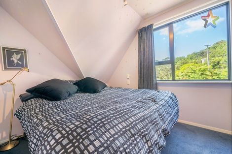 Photo of property in 168 Miromiro Road, Normandale, Lower Hutt, 5010