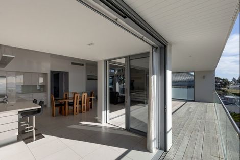 Photo of property in 81 Marine Parade, Mount Maunganui, 3116