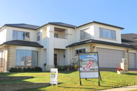 Photo of property in 6 Bejoy Rise, East Tamaki Heights, Auckland, 2016