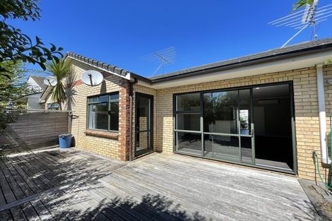 Photo of property in 913/9 Fields Parade, Oteha, Auckland, 0632
