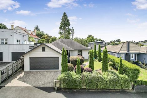 Photo of property in 25a Masters Avenue, Hillcrest, Hamilton, 3216