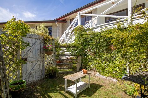 Photo of property in 10b Lanes Road, Bridge Hill, Alexandra, 9320