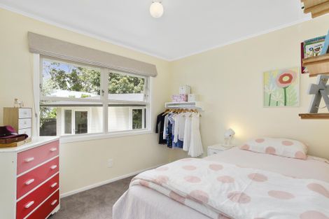 Photo of property in 5 Roby Street, Te Atatu Peninsula, Auckland, 0610