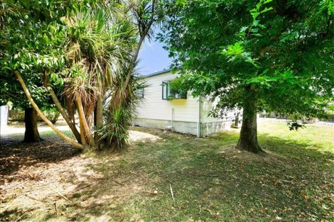Photo of property in 106a Bruce Mclaren Road, Henderson, Auckland, 0612