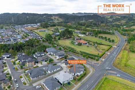 Photo of property in 5 Sauterne Road, Kumeu, 0810