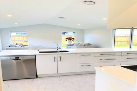 Photo of property in 16 Layla Place, Katikati, 3178