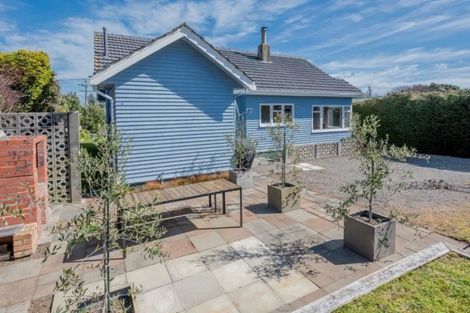 Photo of property in 35 Rangihiroa Street, Waikanae Beach, Waikanae, 5036