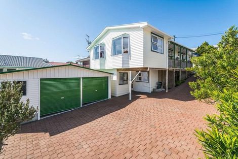 Photo of property in 28 Mayfield Road, Glenfield, Auckland, 0629