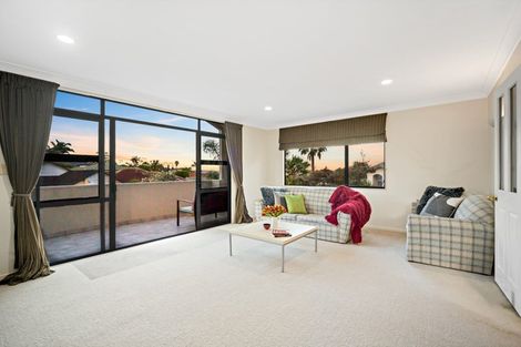 Photo of property in 22 Hogarth Rise, West Harbour, Auckland, 0618
