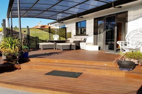 Photo of property in 17 Clinton Street, Fitzroy, New Plymouth, 4312