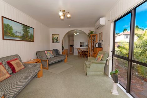 Photo of property in 53 Lavelle Road, Henderson, Auckland, 0612