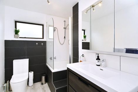 Photo of property in 4/11 Burns Street, Sydenham, Christchurch, 8023