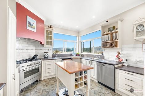 Photo of property in 11c Saint Johns Way, Normandale, Lower Hutt, 5010