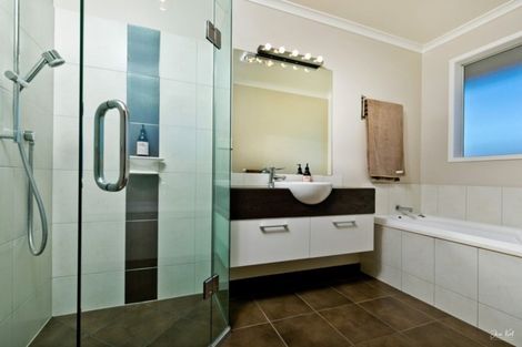 Photo of property in 10 Maple Lane, Huapai, Kumeu, 0810