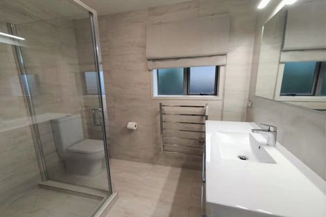 Photo of property in 38 Moyrus Crescent, East Tamaki Heights, Auckland, 2016