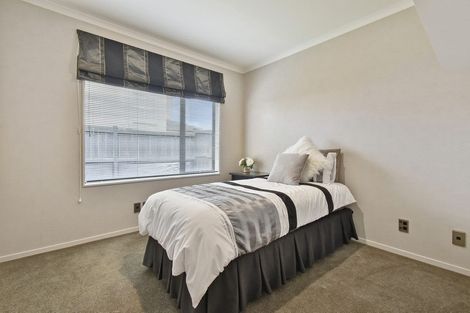 Photo of property in 17 Belfry Place, Wattle Downs, Auckland, 2103