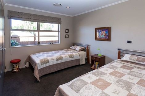 Photo of property in 15 Nightingale Place, Papanui, Christchurch, 8053