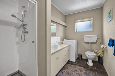 Photo of property in 14 Spencer Place, Merrilands, New Plymouth, 4312