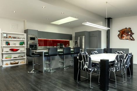 Photo of property in 21 Glentui Place, Waikawa, Picton, 7220