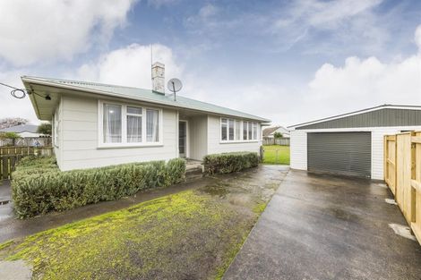 Photo of property in 9 Holland Crescent, Bulls, 4818