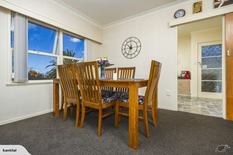Photo of property in 225 Forrest Hill Road, Forrest Hill, Auckland, 0620