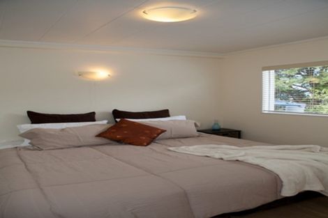 Photo of property in 9/18 Parr Terrace, Castor Bay, Auckland, 0620