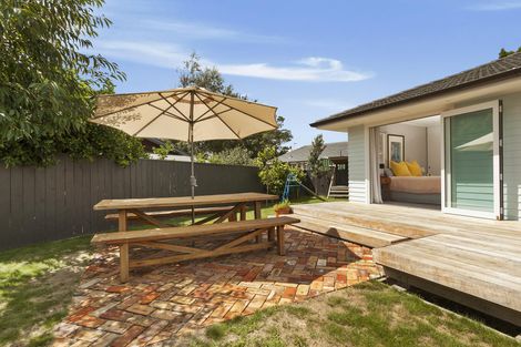 Photo of property in 5 Roby Street, Te Atatu Peninsula, Auckland, 0610