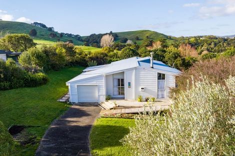 Photo of property in 2 Montaine Place, Maungaturoto, 0520