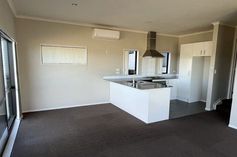 Photo of property in 36 Tiriwa Drive, Massey, Auckland, 0614