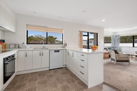 Photo of property in 7c Puriri Avenue, Orewa, 0931